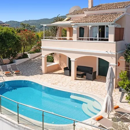 Villa Yolanda By *